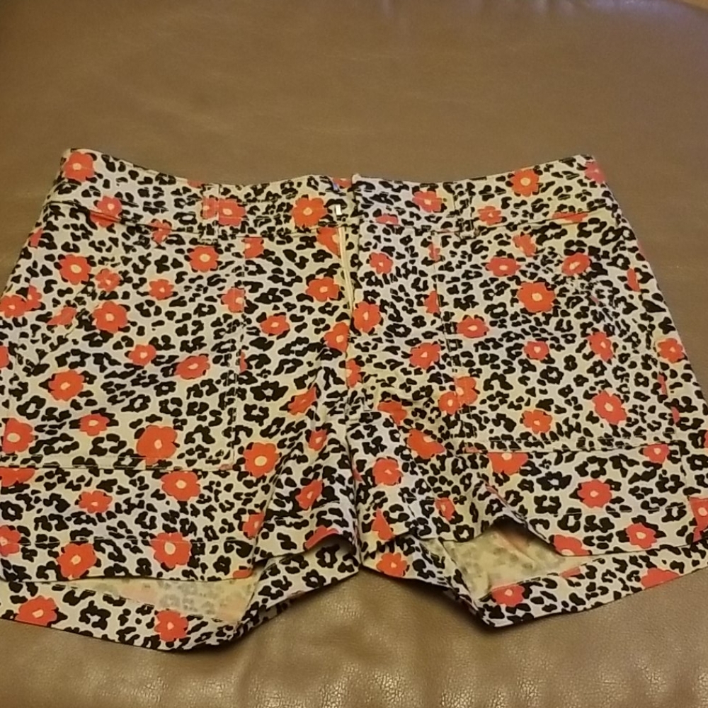 New without tags  Banana Republic shorts